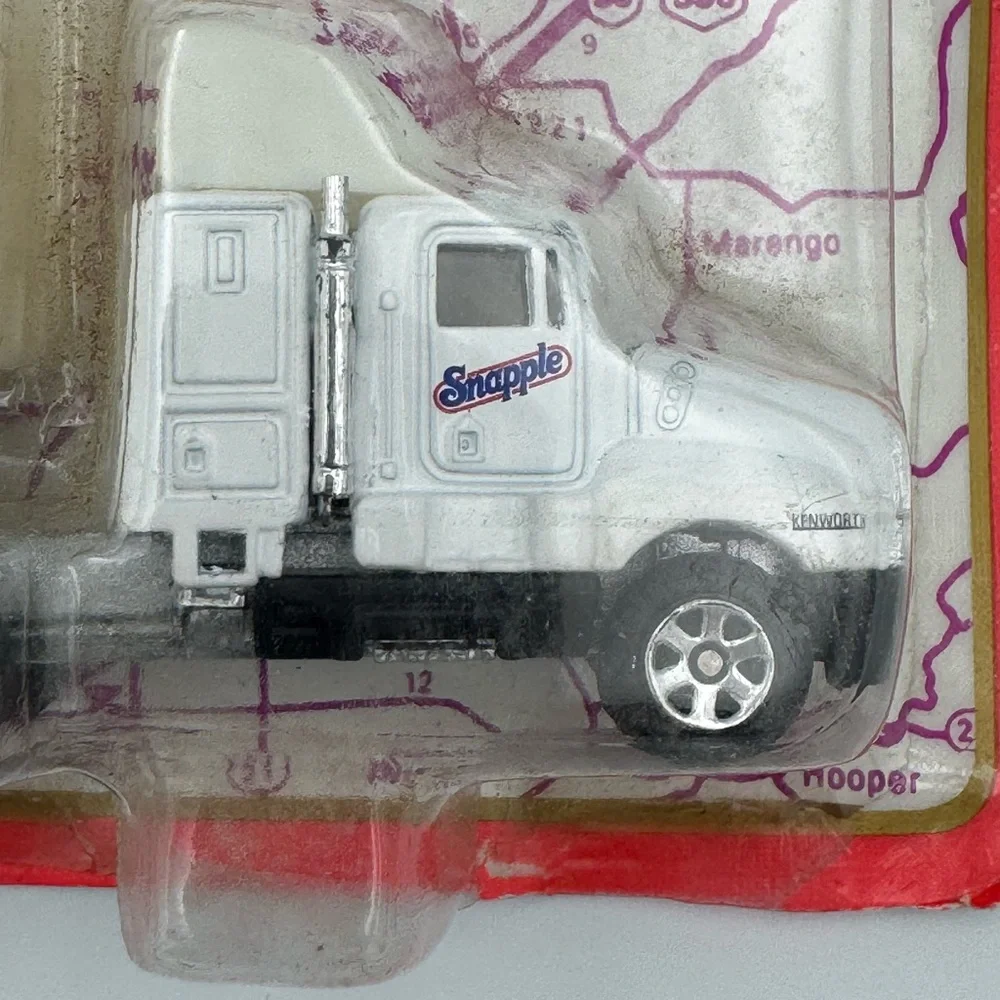 Road Champs‎ Snapple Kenworth Tractor Trailer HO Scale 1994 MOC